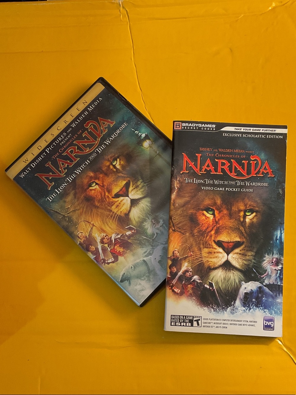 The Chronicles of Narnia Lion, Witch & Wardrobe DVD 📀 & Video Game Pocket Guide